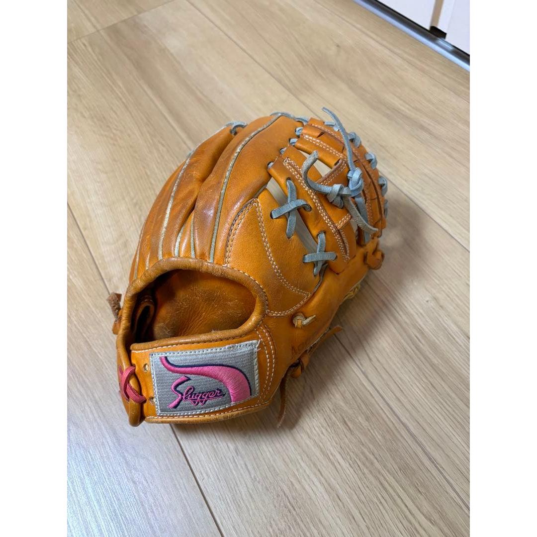 Used Final price reduction!  Kubota Slugger Soft Gloves for Infielders