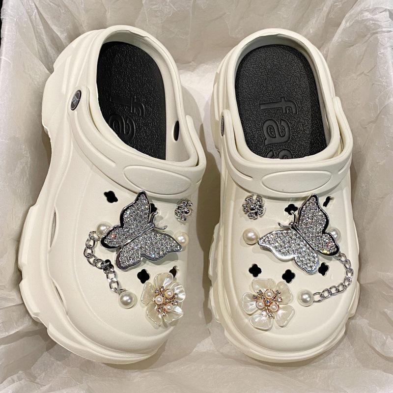 

Женские летние сандалии на платформе: Тапочки с закрытым носком, толстой подошвой, жемчужными стразами и цепочками. 36-37