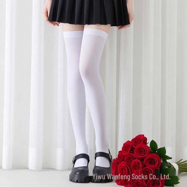 Mattschwarze Kniestrümpfe im japanischen Stil aus Samt: Sommerliche Dünne, Cremeweiße, Dicke und Kurze Strümpfe für Damen