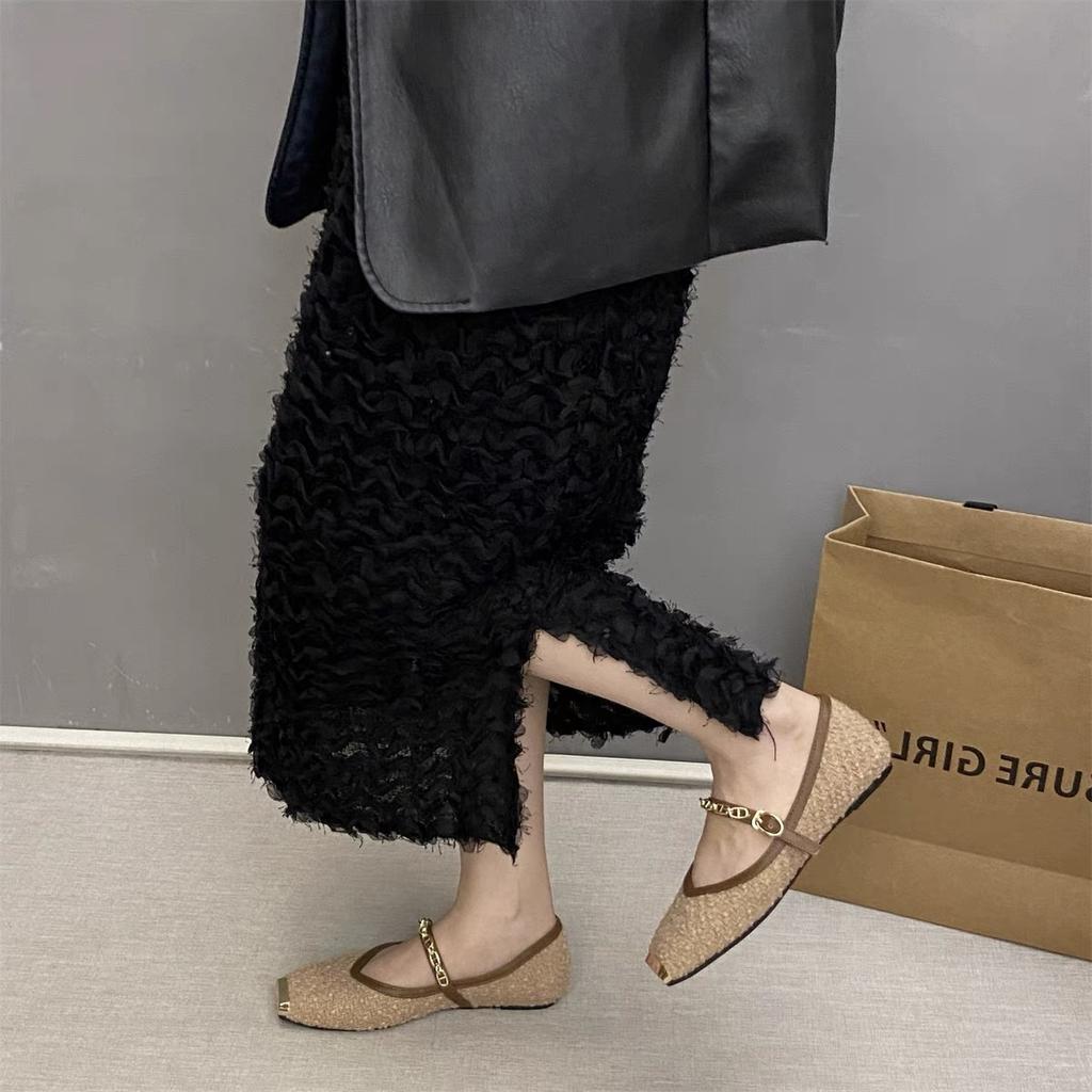 Chain Mary Jane shoes women's shoes 2025 autumn and winter new square head word with shallow mouth flat bottom with skirt single shoes