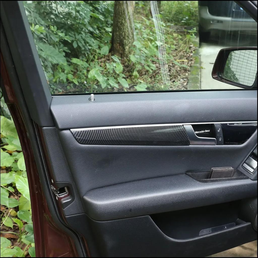 Panelové proužky krytu kliky dveří interiéru vozu z uhlíkových vláken pro Mercedes Benz C Class W204 C180 C200 2007-2014 Příslušenství