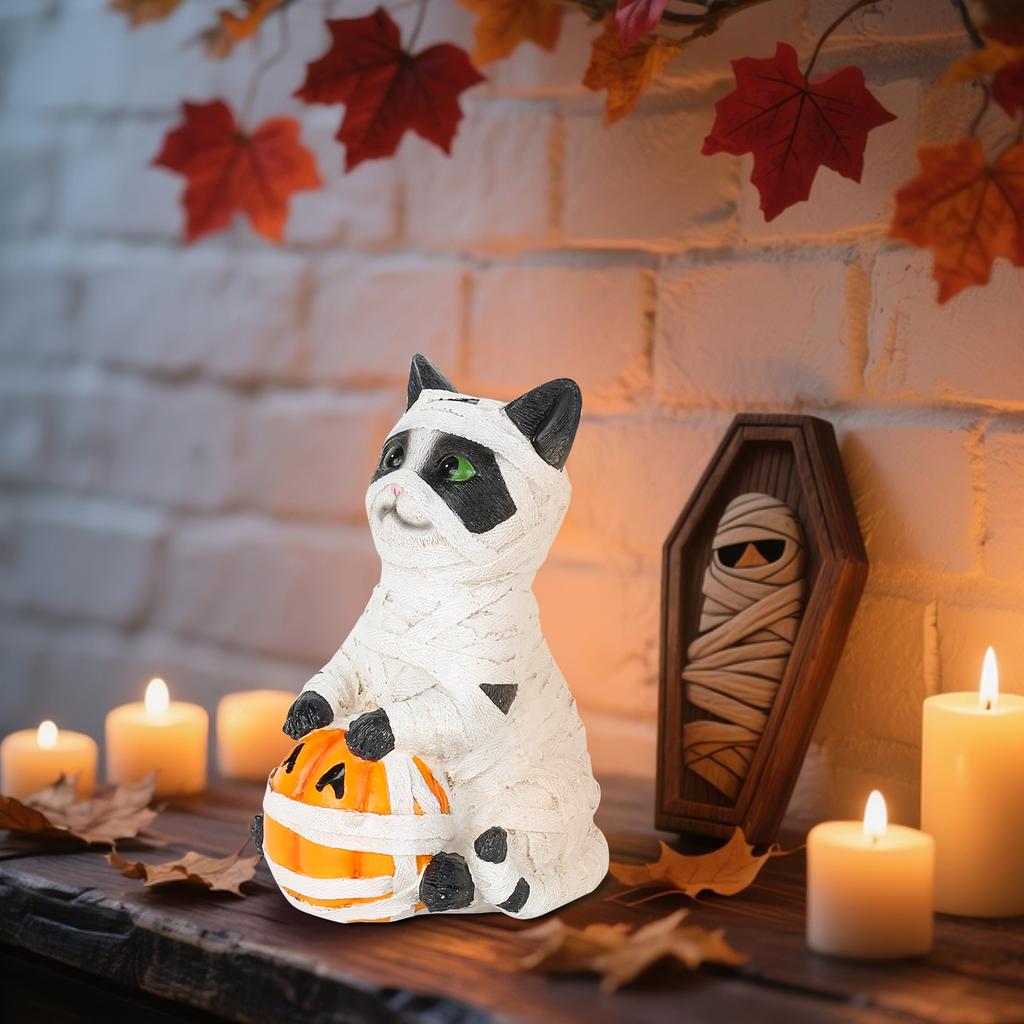 Resin Spooky Mummy Cat Figurine Halloween Decor Holding Pumpkin Sculpture Indoor Home Table Bookshelf Ornament Holiday Display
