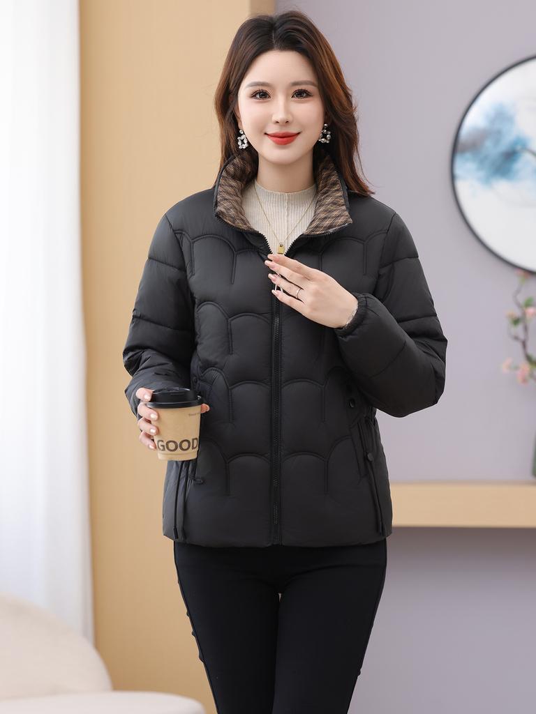 Down cotton-padded clothes for women's new cotton-padded clothes, warm and thickened cotton-padded jackets, and large-size jackets.