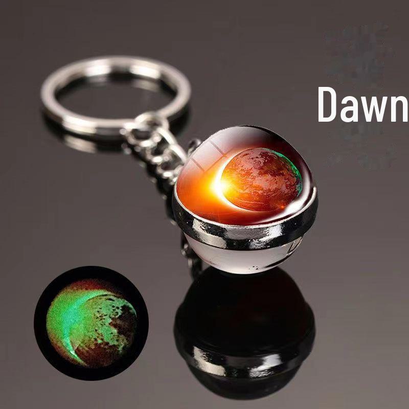 Oboustranná křišťálová galaktická klíčenka s designem planet a měsíce