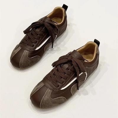Sapatos de Treino Retrô de Couro Macio Feminino da Moda de Sola Reta Respiráveis Primavera Novo Estilo Casual Confortáveis Forrados em Algodão Solado de Borracha