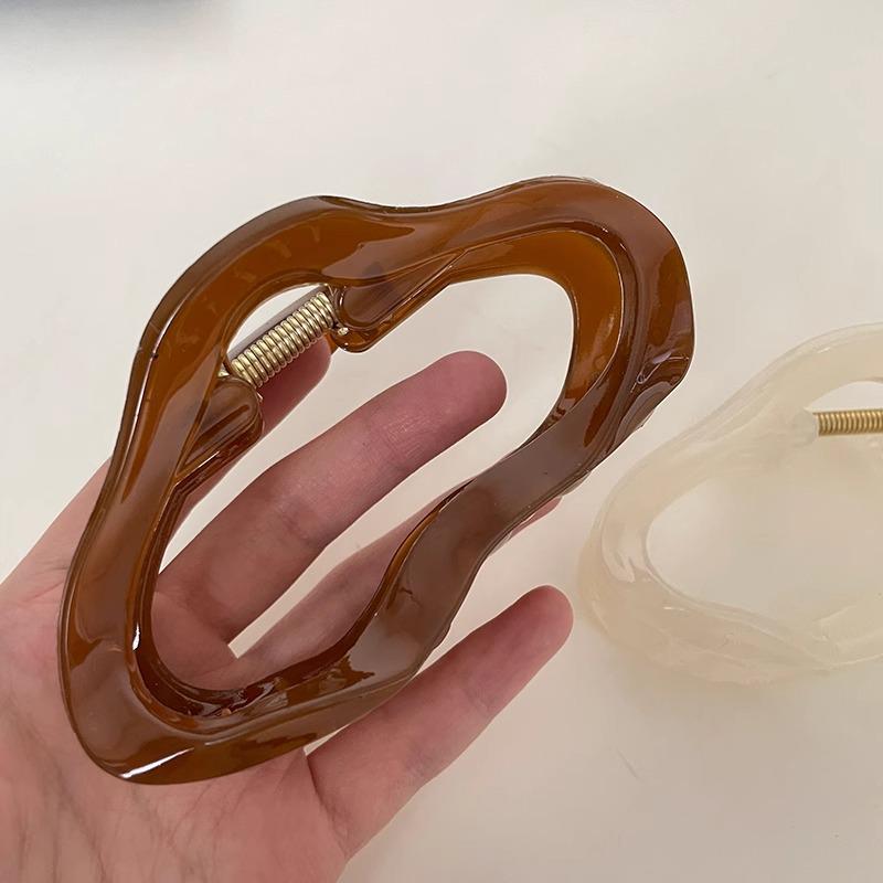 Retro Cloud Elegant Hair Claw Clip for Women - Summer Style Hairpin
