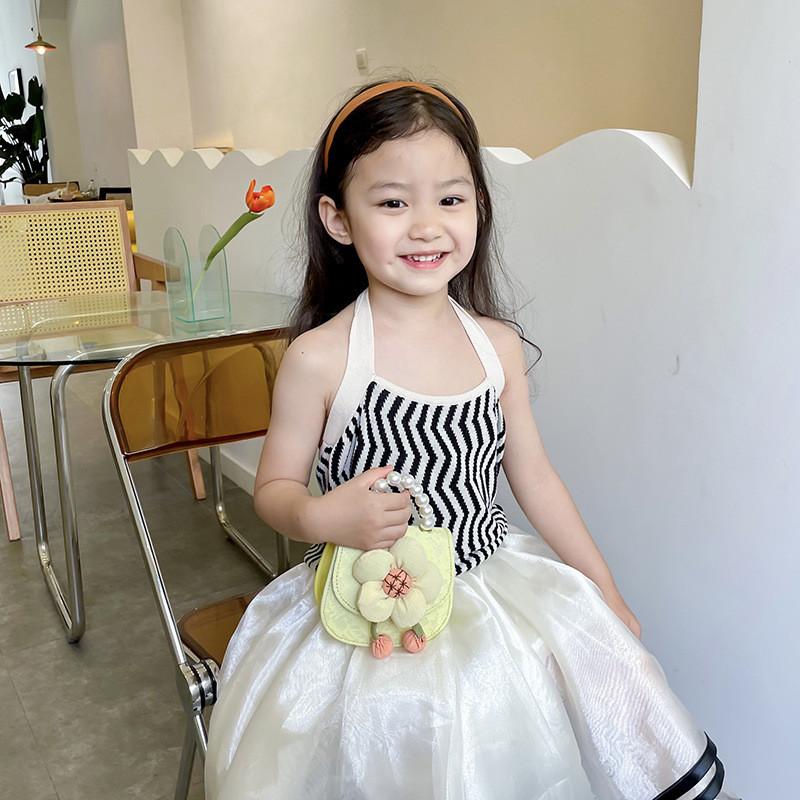 Stylish Mini Children's Handbag With Pearl Details And Trendy Chain Strap For Fashionable Kids
