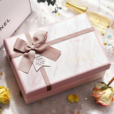 Scatola Regalo Grande Rosa per Compleanni o San Valentino - Perfetta da Inviare alle Amiche
