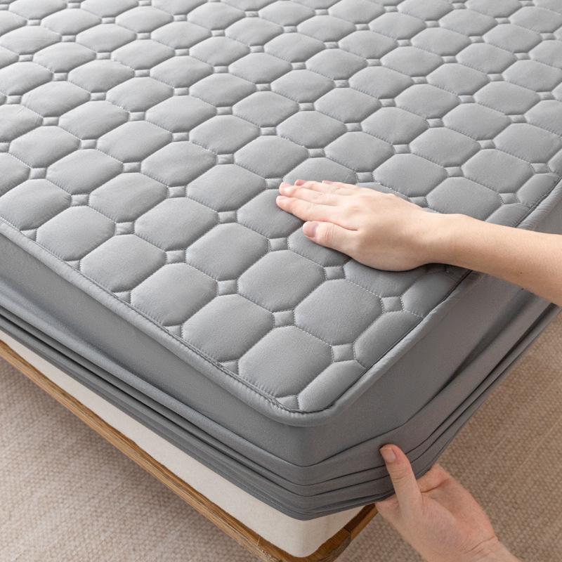 Thickened Brushed Cotton Quilted Bedspread and Mattress Protector