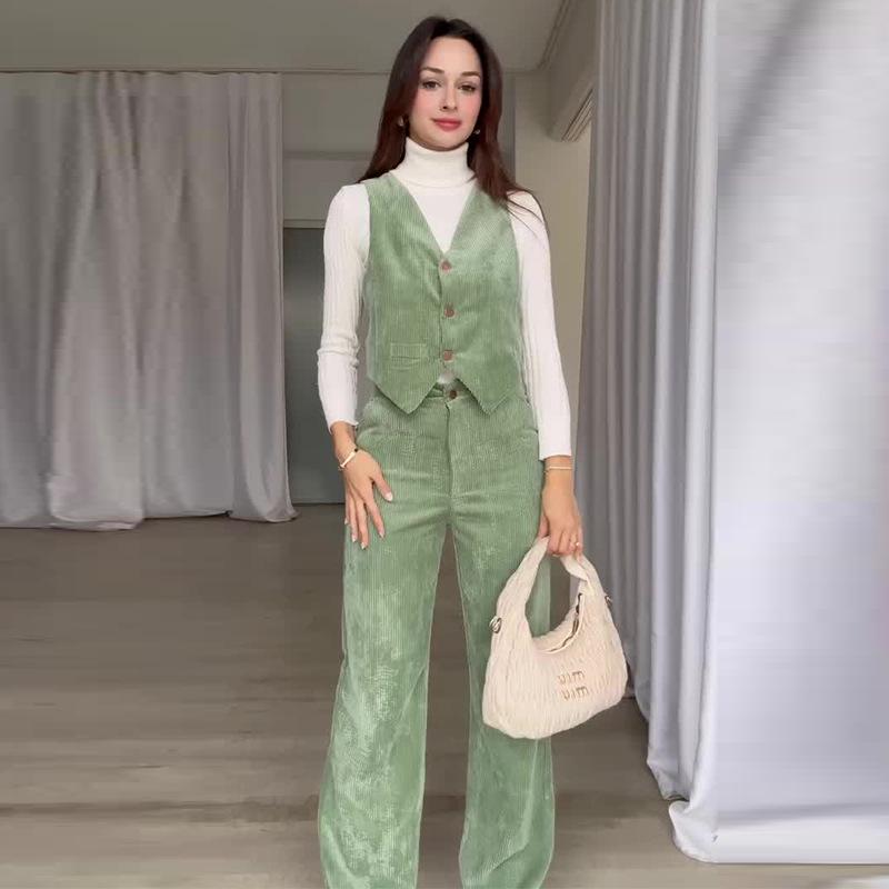 Dámská manšestrová jednobarevná vesta s výstřihem do V a kalhoty s rovnými nohavicemi, podzim 2024