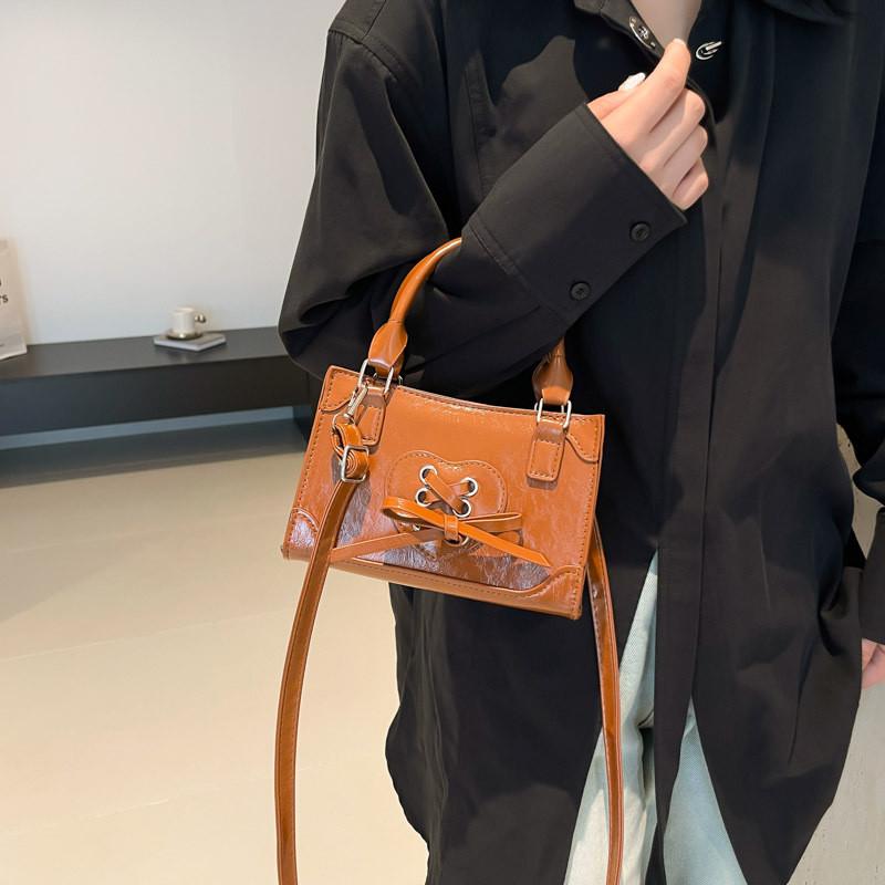 Chic Love Heart Handheld Small Square Bag For Women In Elegant Black White And Red For Fall Winter