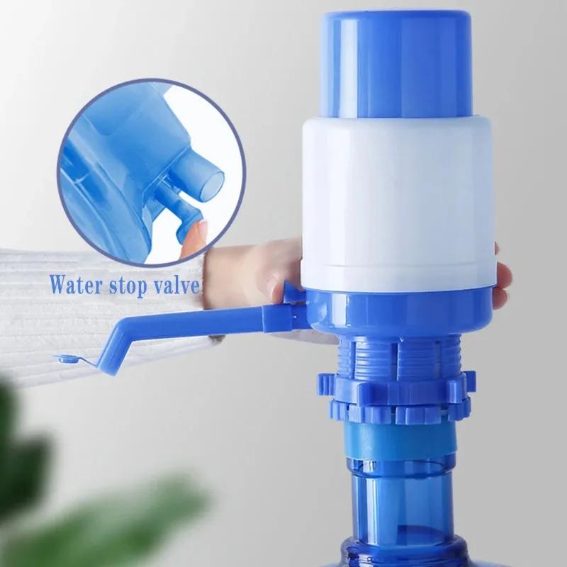 Wasserflaschen Pumpe Manuelle Handdruck Trinkbrunnen Druckpumpe Wasserpresspumpen mit einem extra kurzen Schlauch Lebensmittelqualität