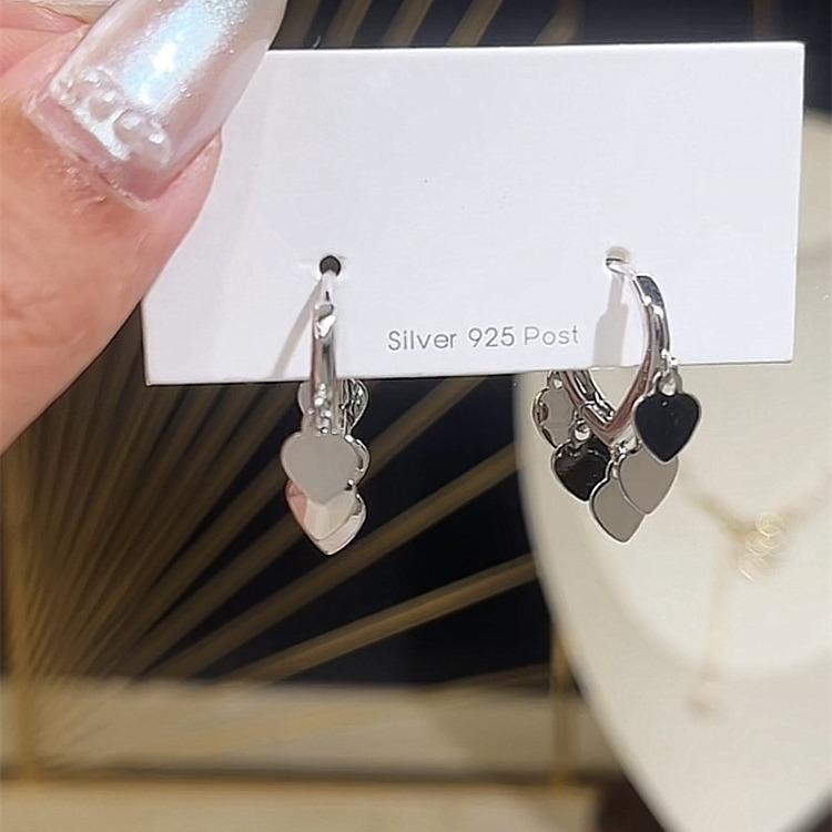 Trendy Silver Heart Earrings: French Fashion Niche Design for Women