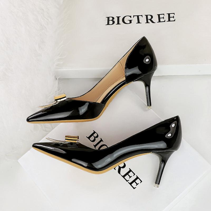 European American Fashion Banquet High Heels Thin Heels Patent Leather Pointed Toe Metal Bow Side Empty High Heels Single Shoes