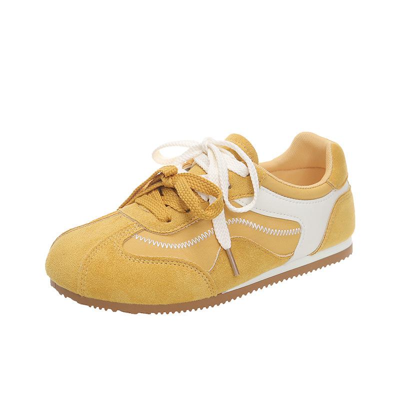 

Red retro flat-bottomed German training shoes for women s 2025 new fashionable versatile, comfortable and lightweight outdoor casual Forrest Gump shoe 40