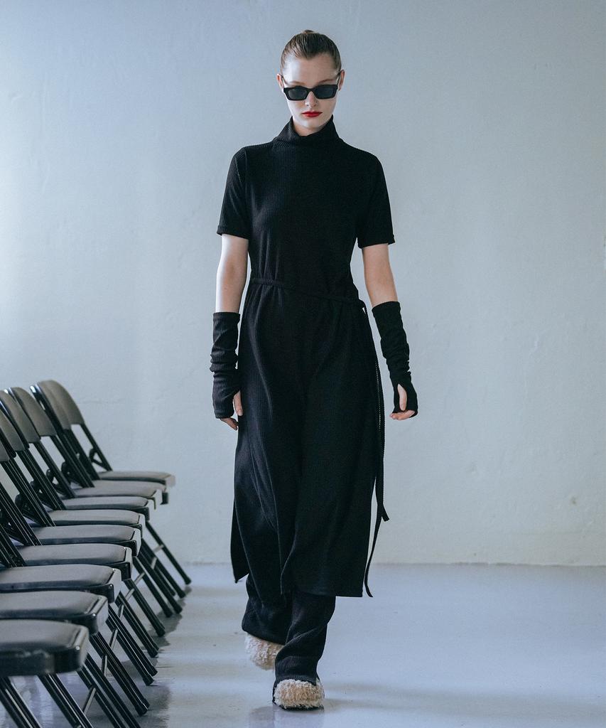 320 Showroom Turtle Neck Wrap Long One Piece Black (Warmer Included)