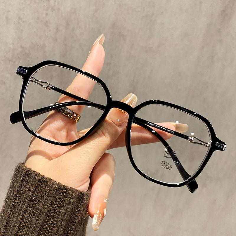 Round Face Glasses For Women With Myopia Can Be Matched With Degrees, Plain Face And White, Cold Brown Eye Frame, Frame.