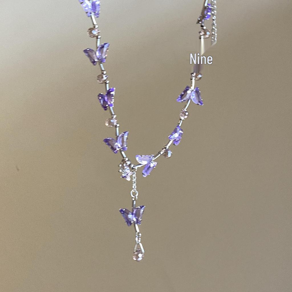 Retro Ethnic Heart Necklace: Wooden Flower Pendant Sweater Chain for Women