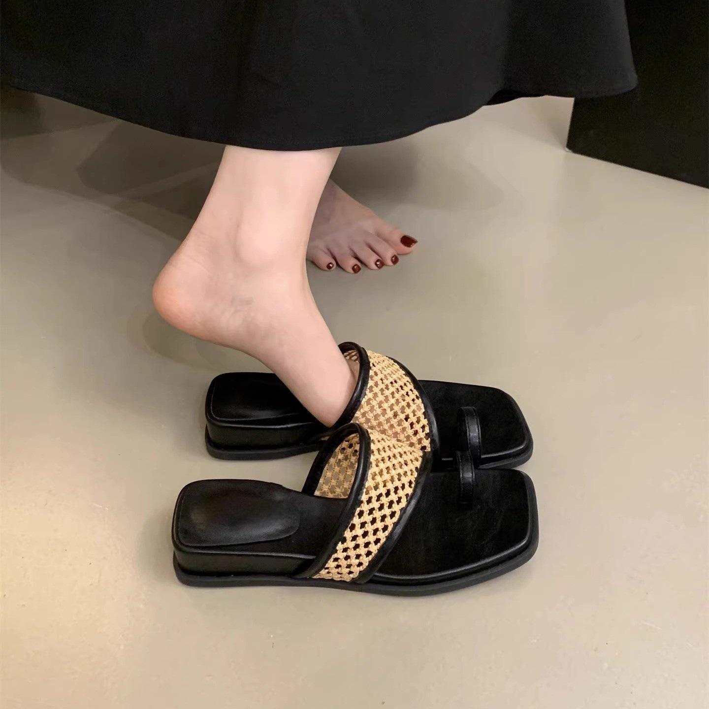 

Set of toe slippers for women to wear retro woven fairy vacation with skirt, beautiful thick-bottomed cool slippers 35 бежевий