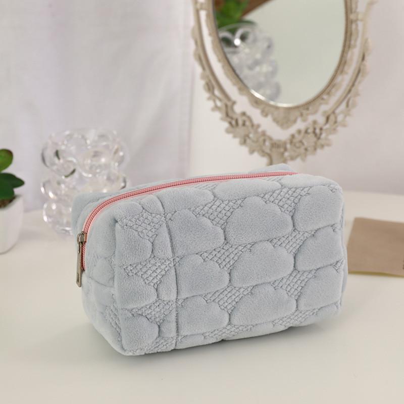Cloud Makeup Bag Portable Large Capacity Organizer With Short Plush Material For Women