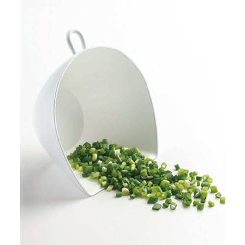 Akebono Sangyo Colander and Bowl Set, White, Made in Japan. Quickly scoop up ingredients cut on your cutting board and move them without spilling. Hol