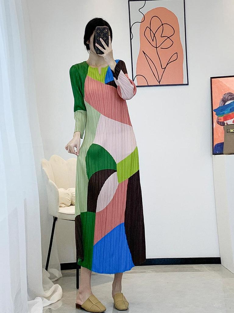 Geometric Print V-Neck Long-Sleeve Fashion Dress