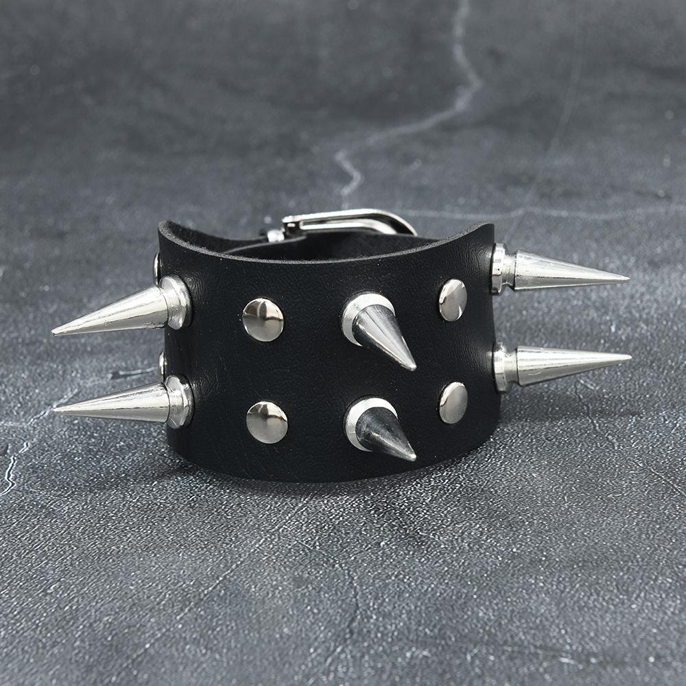 Трансграничный Панк-стиль Двухрядный Браслет со Сплавными Заклепками и Шипами чёрный