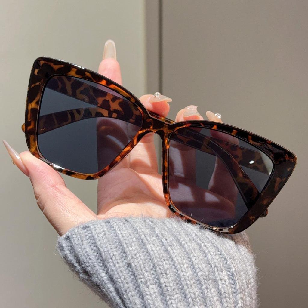 Chic Cat-Eye Sunglasses: European & American Style with Large Frames and Versatile, Trendy Design