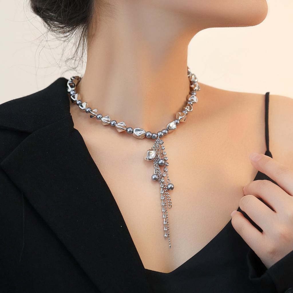 Sexy Breast Chain Multilayer Rhinestone Tassel Bust Bohemian Beach Wind Body Chain Necklace Seaside Photo