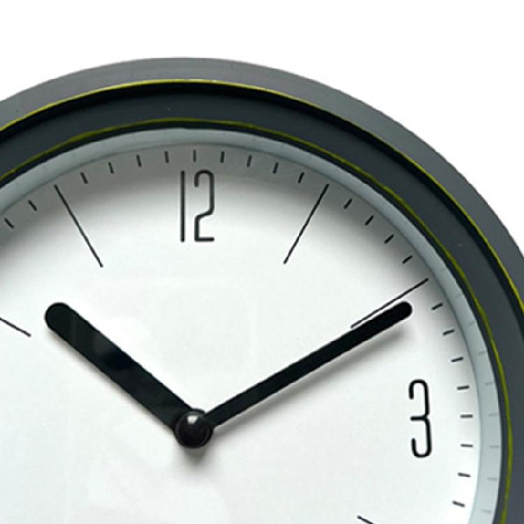 Fashionable Love Letter Plastic Bedroom Desk Clock with Quiet Operate Battery Operated No Ticking Bedside Table Clock