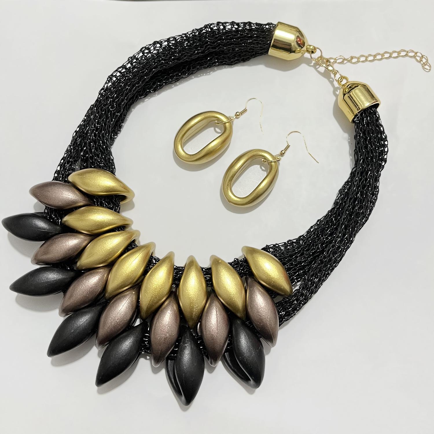 

Новое золотое акриловое хлопковое веревочное ожерелье с кисточками и украшениями, модные именитые украшения, увеличенная цепочка на ключицу для женщин