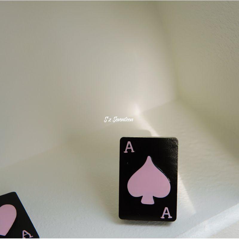 

Sweet and Cool Windmill-Style Poker Card Car Air Freshener Diffuser Stone Car Air Conditioning Vent Fragrance Goddess Ornament Spades - Includes Scented Oil (Apply to Back)
