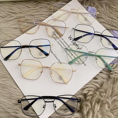 Brillen & Accessoires – Lese- & Computerbrillen