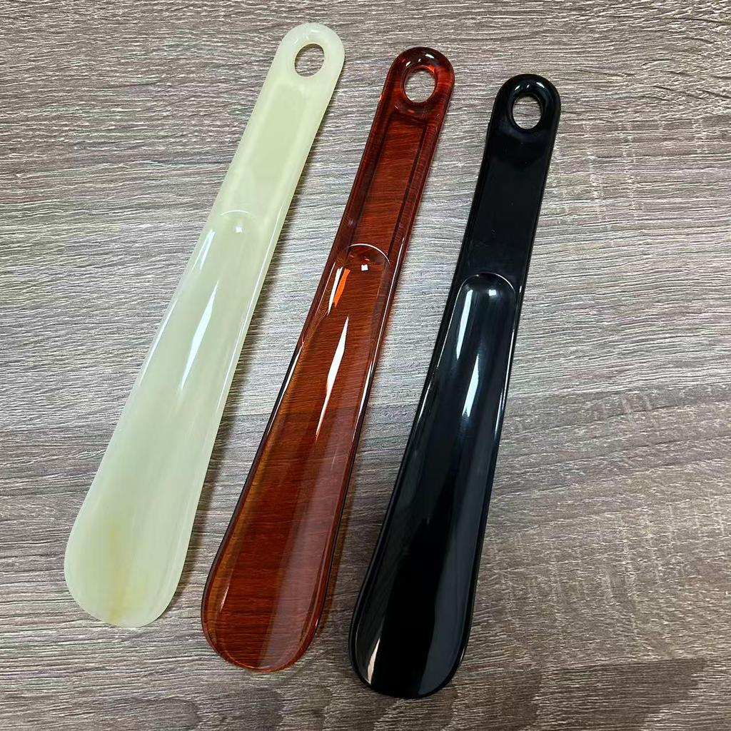 Compact Plastic Shoehorn: Portable, Modern, and Creative Design for Home Use