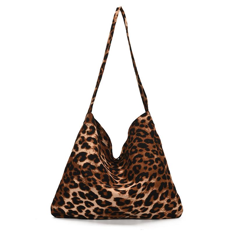 Niche high-end messenger leopard print bucket bag women's spring and summer new retro fashion shoulder bag