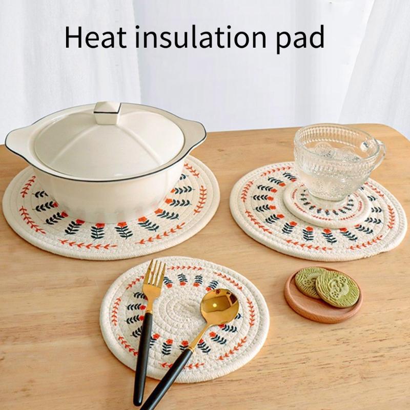 Set of 4 Use Friendly Round Tables Mats Portable Heat Insulated Tables Placemats Elegant Round Dining Cushion