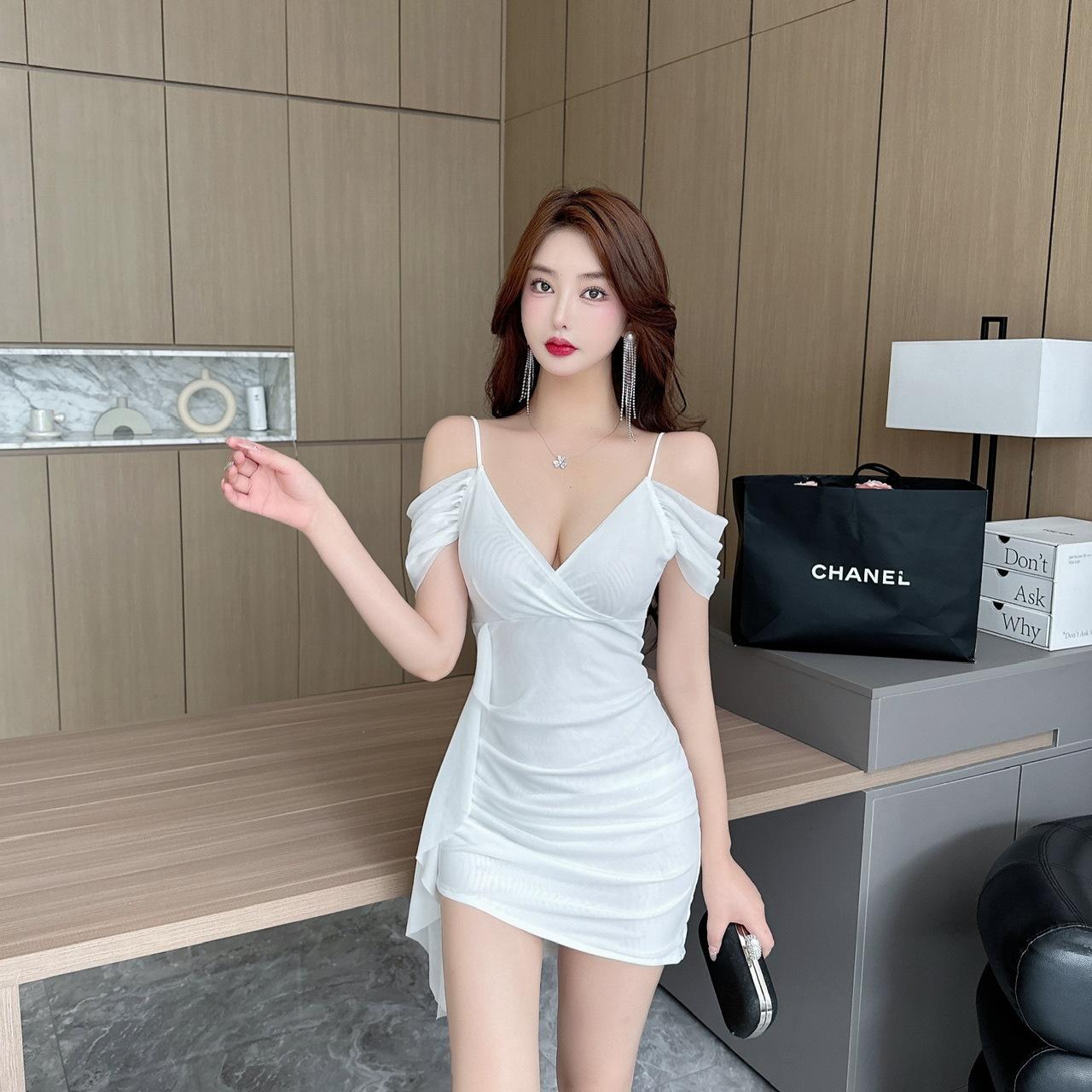 Sexy V-neck low-cut mesh, pure desire hollowed-out off-the-shoulder suspender dress, women s tight irregular hip-wrapped bottoming skirt S белый