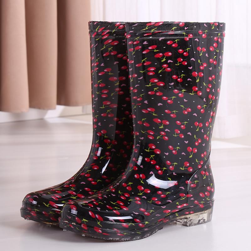 Fashion outer wear medium tube waterproof shoes rain shoes rain boots women's summer kitchen work rubber shoes adult treading overshoes non-slip