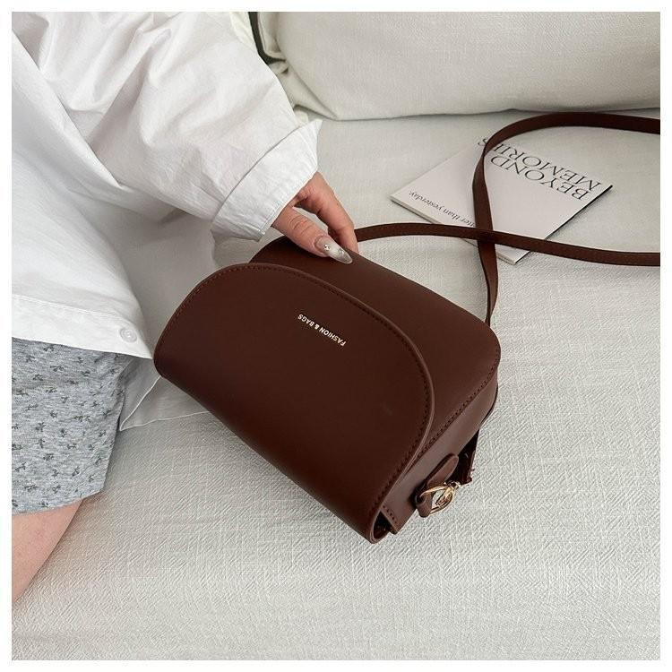

Fashionable And Simple Small Square Bag For Women In Various Colors Perfect For Spring And Summer коричневий