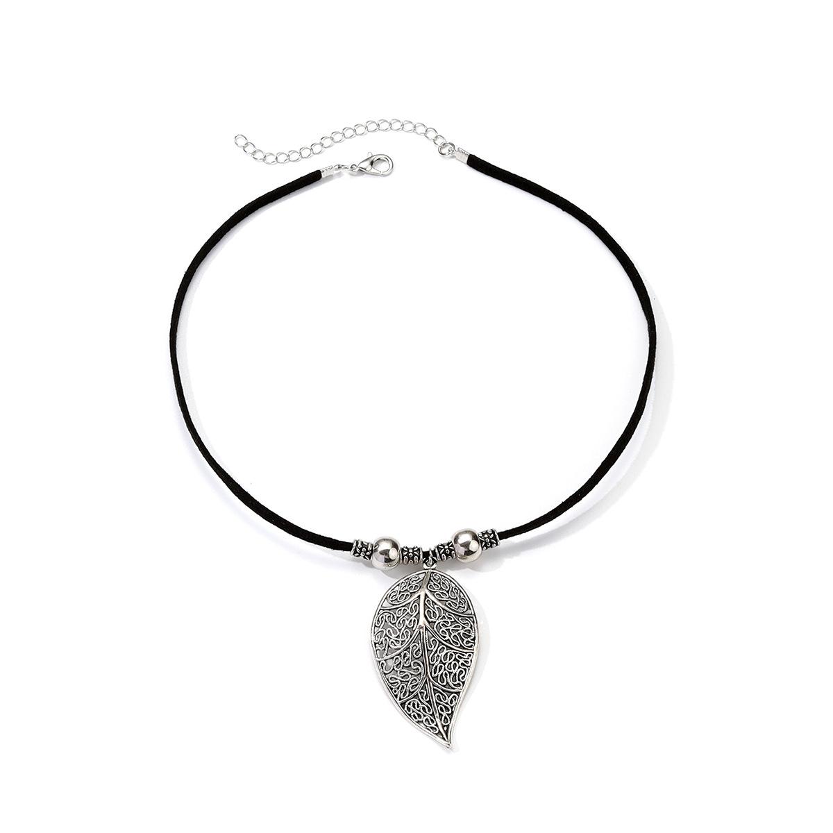Retro ethnic style design pendant necklace, personalized butterfly cow head collarbone chain
