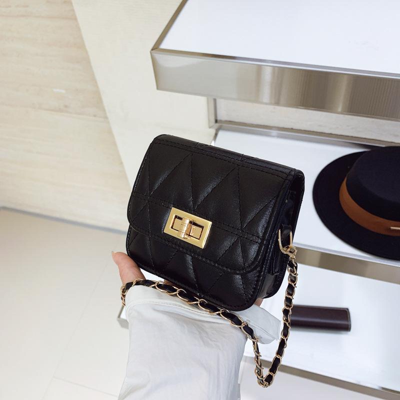 

Ниша для поездок на работу видит простой тренд маленькая квадратная сумка женская цепочка персонализированный шоппинг темперамент иностранный стиль текстура сумка-мессенджер