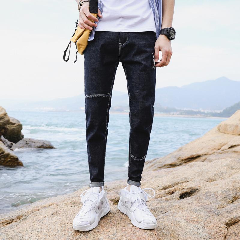 

Новые эластичные укороченные брюки, модные джинсы на небольшую ногу, качественная ткань с нашивкой, мужские модные брюки 36