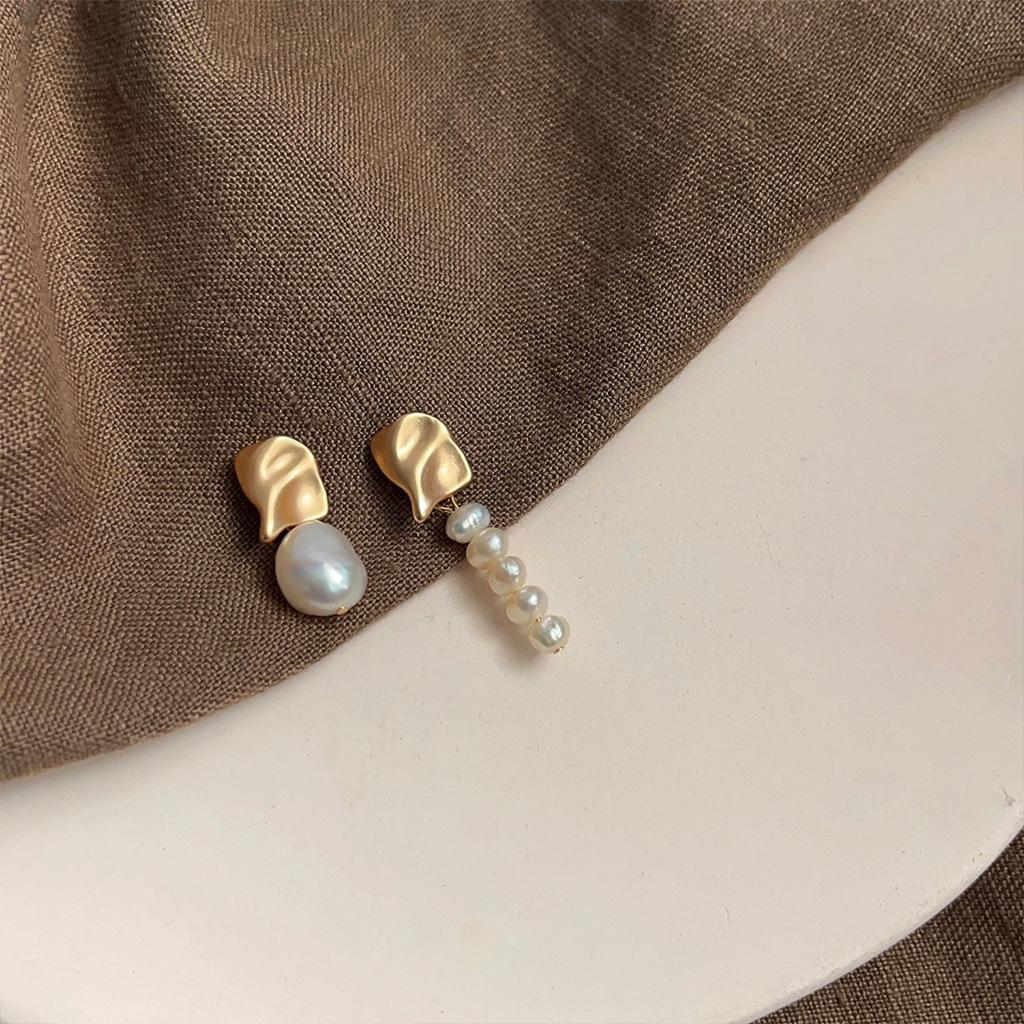 Retro Fashion Oil Drop Earrings for Women, Vintage Niche Elegant Style, High-End Personalized Hypoallergenic Ear Jewelry