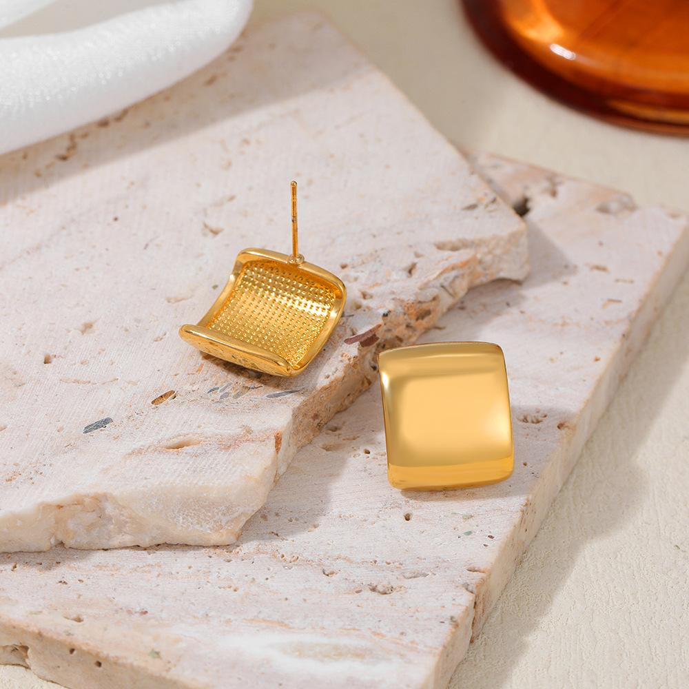 18K gold curved smooth square earrings retro exaggerated geometric stud earrings ear jewelry