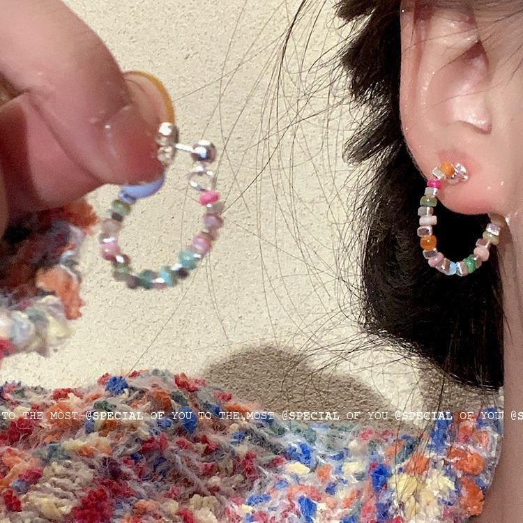 Color beaded broken silver stud earrings women's niche design sense high-end earrings light luxury versatile earrings