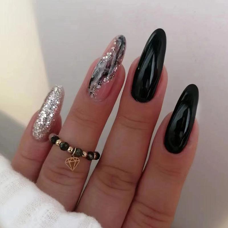 

Solid Color Galaxy Nail Art: Almond-Shaped Sweet and Spicy Black False Nails