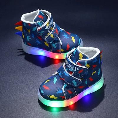 Sneaker Alte da Bambino 2024 Nuove Scarpe PU con Luci LED Moda Stampa Dinosauro Scarpe Casual da Ragazzo Scarpe Luminose