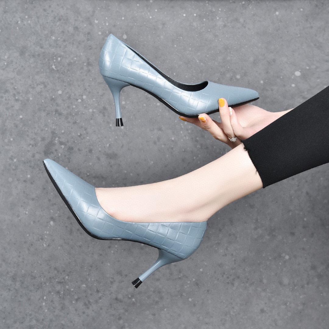 

2025 весна и лето новые туфли-лодочки на высоком каблуке из первого слоя коровьей кожи простые на тонком каблуке с мелким вырезом женские туфли три вида высоты каблука рабочие туфли 39