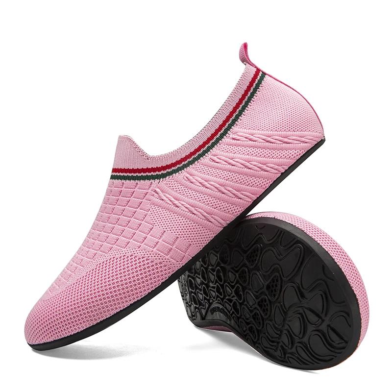 2024 Çok Satan Yeni Ayakkabılar Hızlı Kuruyan Yüzme Aqua Ayakkabıları Deniz Kenarı Terlikleri Sörf Akıntı Yukarı Hafif Su Ayakkabıları Fitness Spor Ayakkabısı Uxst