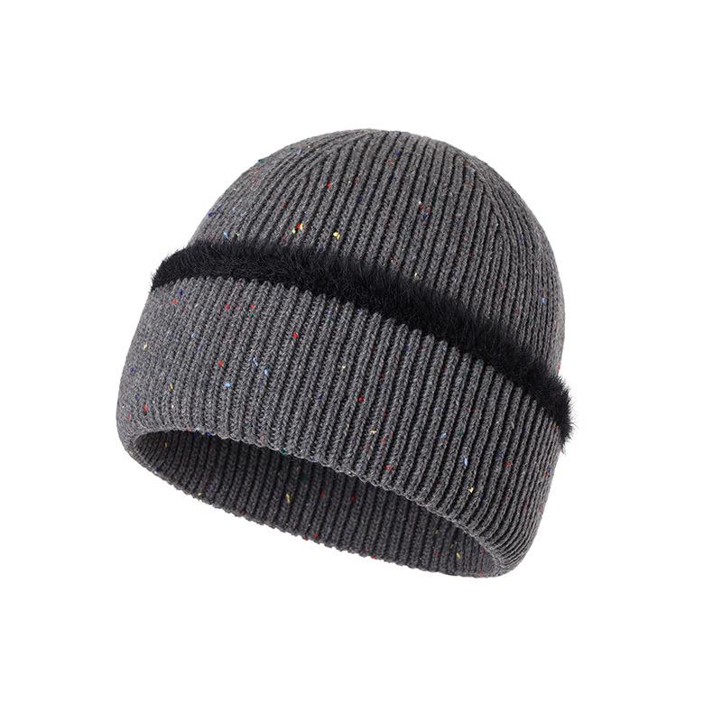 Rote Wollmütze: Unisex Wintermode, Warm & Vielseitig